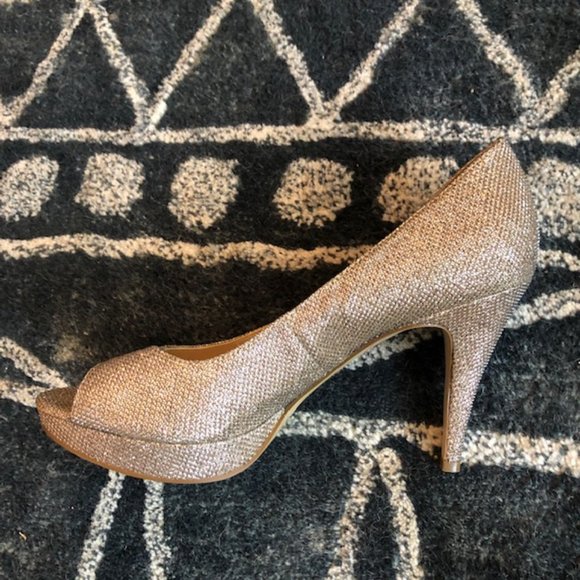 Enzo Angiolini Silver Sparkly Heels - Picture 2 of 12